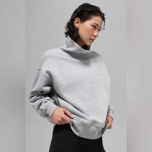 Alo Yoga Hazy Mock Neck Pullover Athletic Grey